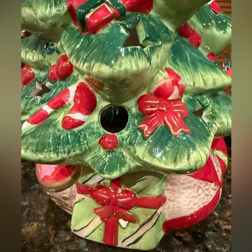 Festive Ceramic Christmas Tree with Red Star - Picture 5 of 10